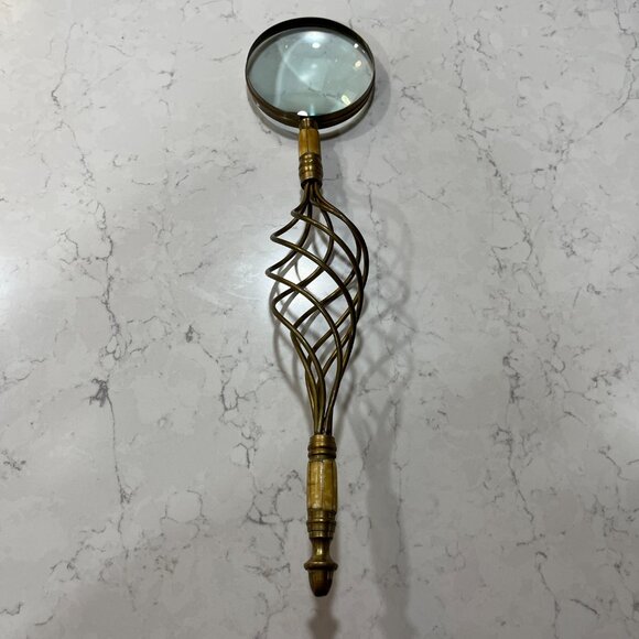 Antique Ornate Brass Art Nouveau Magnifying Glass Shell Inlay Decor Timeless - Picture 11 of 13